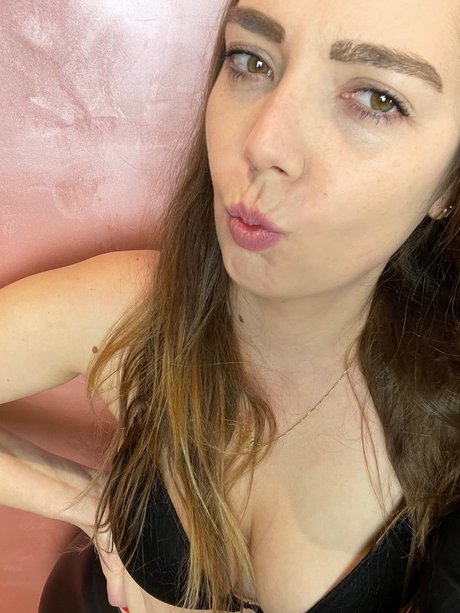 Foto desnuda filtrada de OnlyFans de Sweetmira