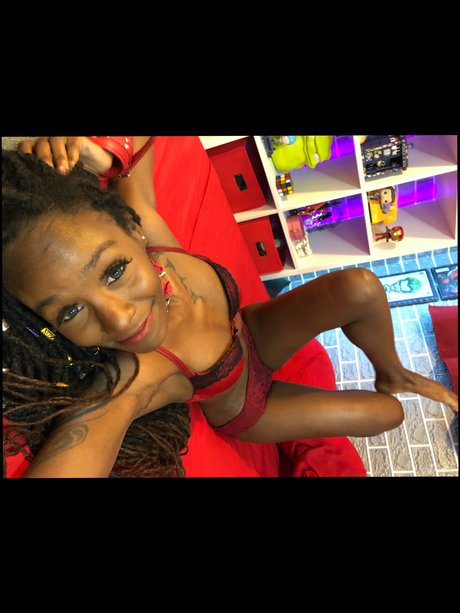 Foto desnuda filtrada de OnlyFans de Sweetgirlkili