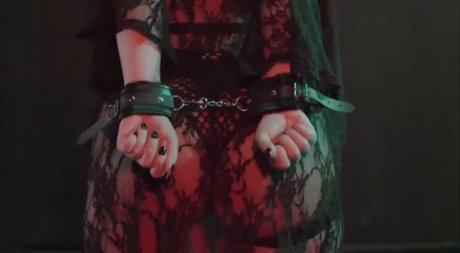 Foto desnuda filtrada de OnlyFans de Emily Kay