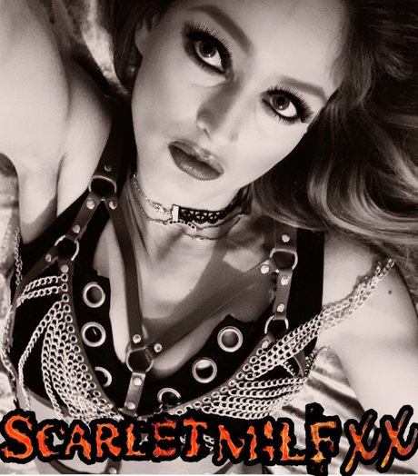 Foto desnuda filtrada de OnlyFans de Scarletmilfxx