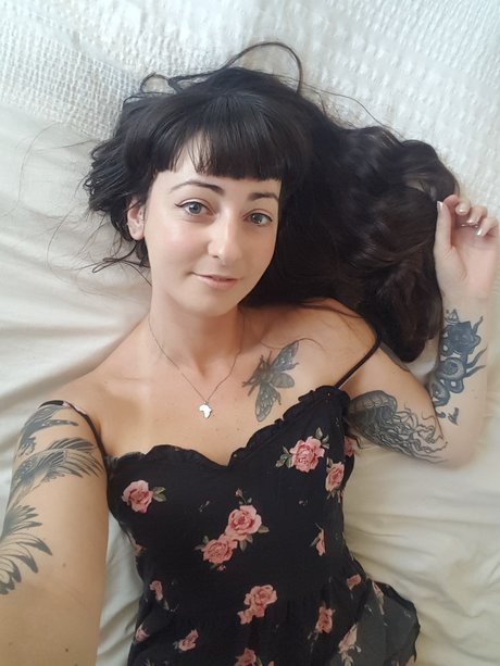 Foto desnuda filtrada de OnlyFans de Scarlet