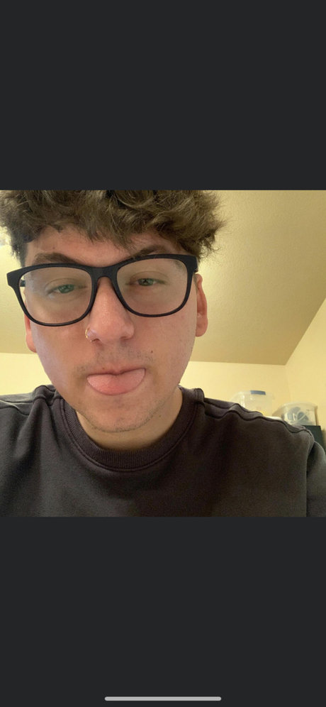 Foto desnuda filtrada de OnlyFans de Sam