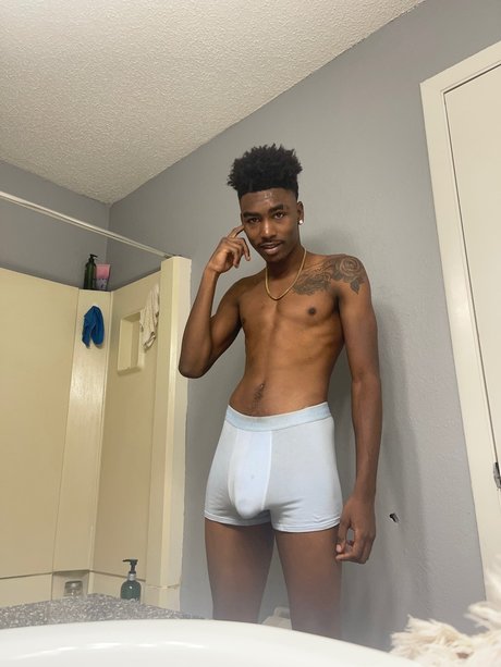 Foto desnuda filtrada de OnlyFans de Leaf