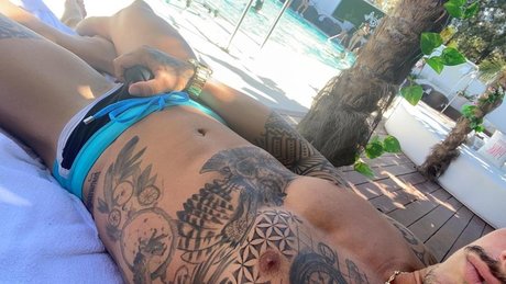 Foto desnuda filtrada de OnlyFans de Saul Kamasutra