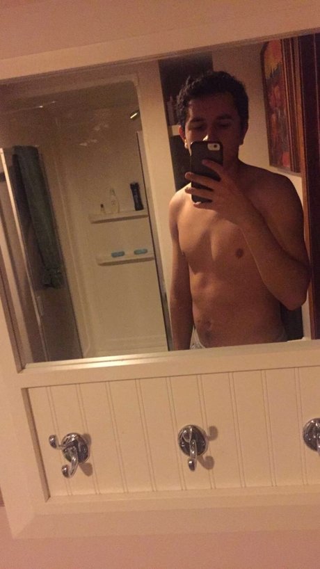 Foto desnuda filtrada de OnlyFans de Asauce