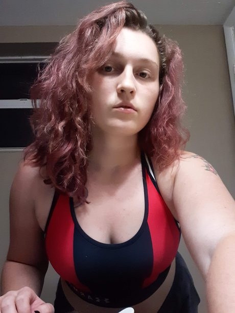 Foto desnuda filtrada de OnlyFans de Liveandletdie135