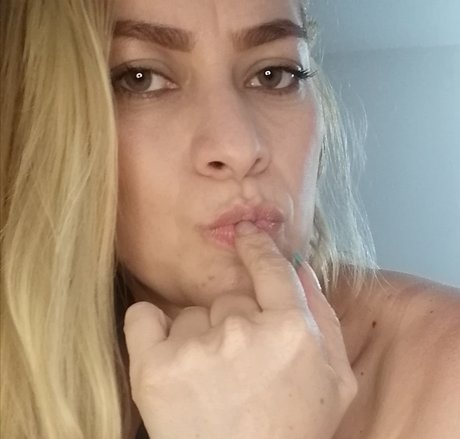Foto desnuda filtrada de OnlyFans de Karol