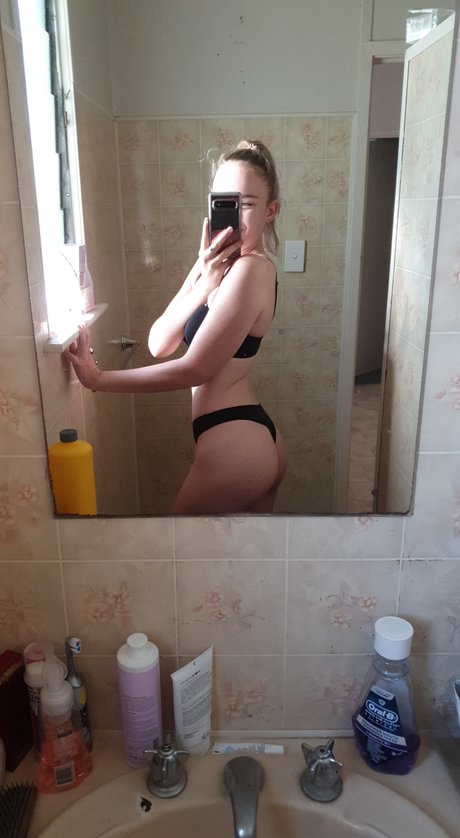 Foto desnuda filtrada de OnlyFans de Kaillin