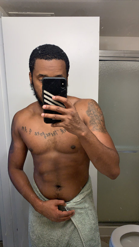 Foto desnuda filtrada de OnlyFans de The Rulerxxx 