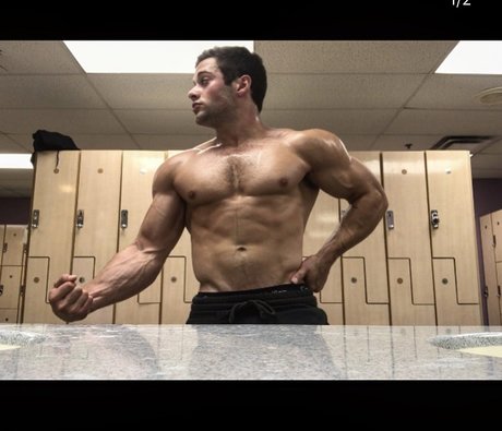 Foto desnuda filtrada de OnlyFans de Troy