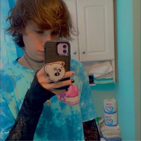 Sassy Johnny Top 18