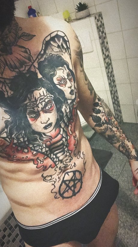 Foto desnuda filtrada de OnlyFans de Yourchristisdead666