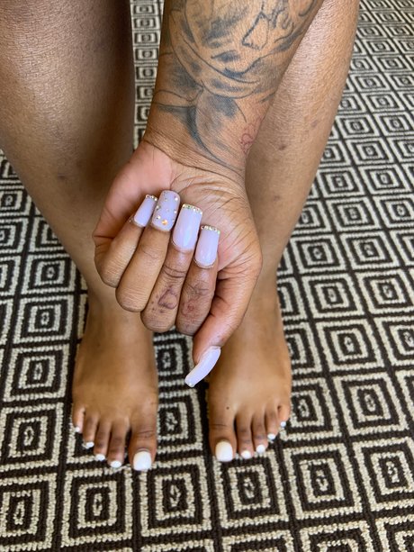 Foto desnuda filtrada de OnlyFans de Cash Rules Everything Around Me 