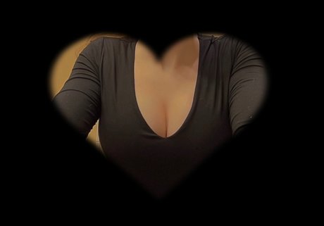 Foto desnuda filtrada de OnlyFans de Sriracha 