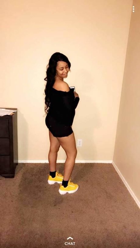 Foto desnuda filtrada de OnlyFans de Yaya Mula Baybeh