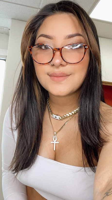 Foto desnuda filtrada de OnlyFans de Yami