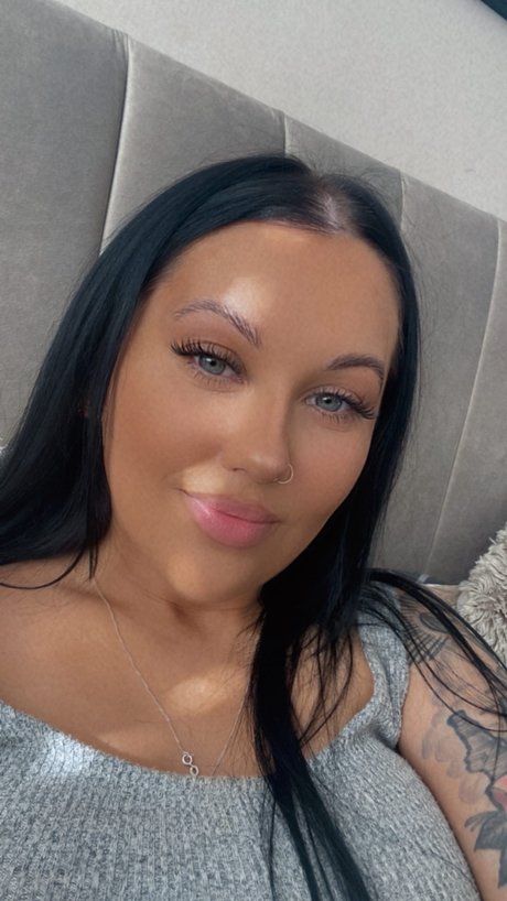 Foto desnuda filtrada de OnlyFans de Only Yours Truly