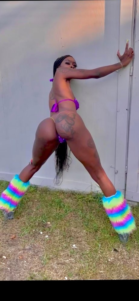 Foto desnuda filtrada de OnlyFans de Sexyy Des  Solo Content