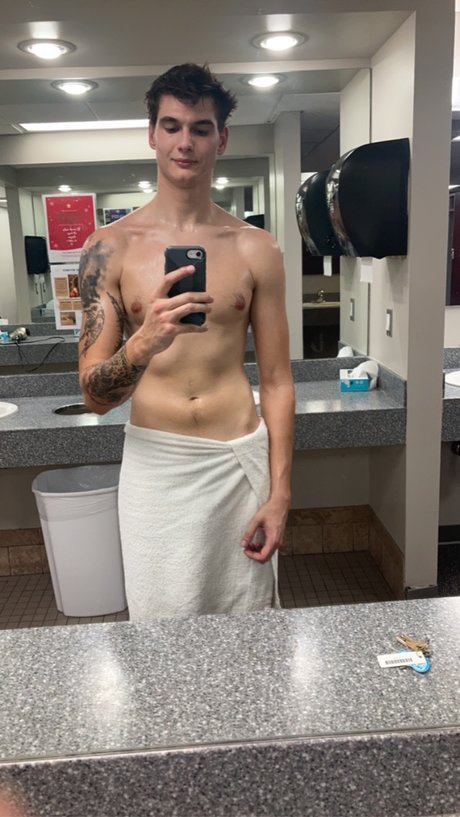 Foto desnuda filtrada de OnlyFans de Jake