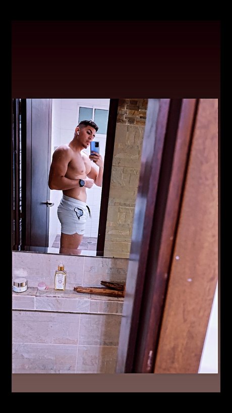 Foto desnuda filtrada de OnlyFans de Elias