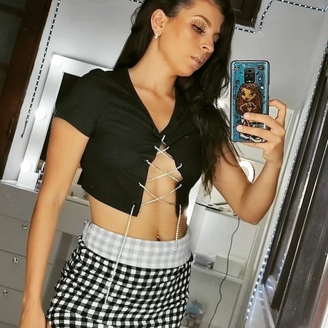 Yuvinka Algaraaz