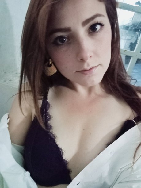 Foto desnuda filtrada de OnlyFans de Sarely