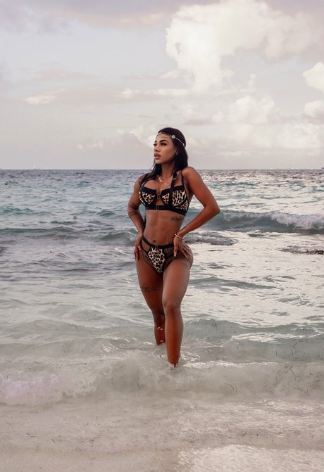 Foto desnuda filtrada de OnlyFans de Yubisay