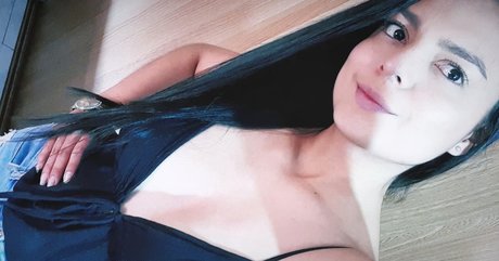 Foto desnuda filtrada de OnlyFans de Yuyi