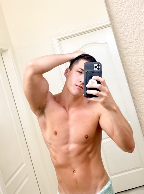 Foto desnuda filtrada de OnlyFans de Tristan Hunter