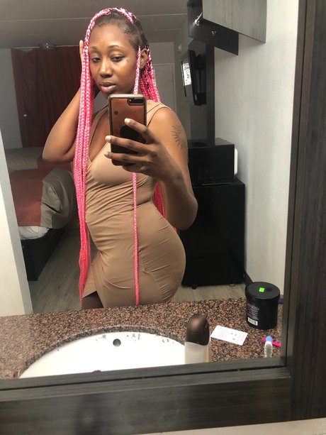 Foto desnuda filtrada de OnlyFans de Growthqueen