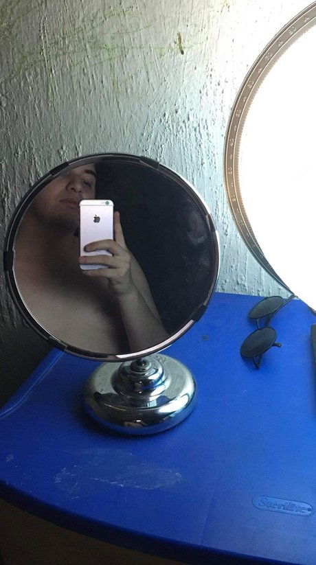 Foto desnuda filtrada de OnlyFans de Lisandro