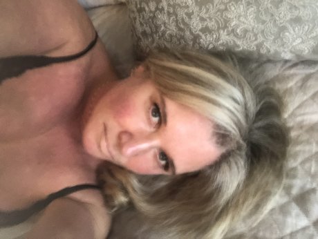 Foto desnuda filtrada de OnlyFans de Bustybeth
