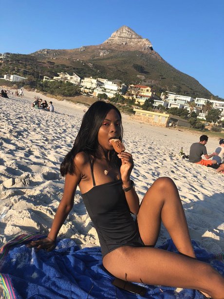 Foto desnuda filtrada de OnlyFans de Tswelelopele