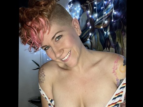 Foto desnuda filtrada de OnlyFans de Sunflower
