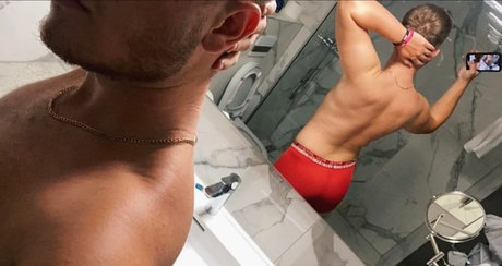 Foto desnuda filtrada de OnlyFans de Trent Dixon
