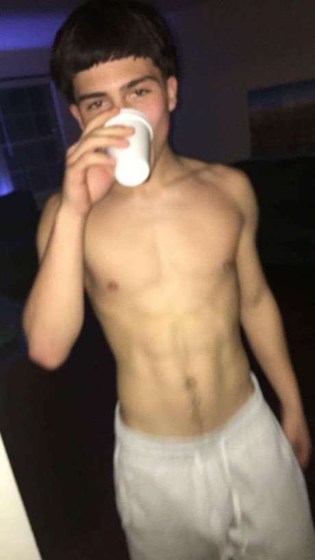 Foto desnuda filtrada de OnlyFans de Zay 