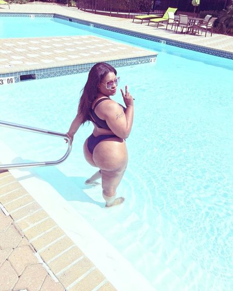 Foto desnuda filtrada de OnlyFans de Zoethickkkk