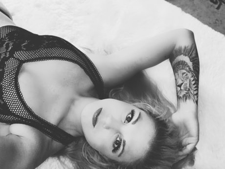 Outlaw Cowgirl