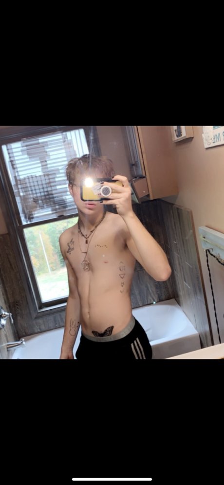 Foto desnuda filtrada de OnlyFans de Harvey Flinn