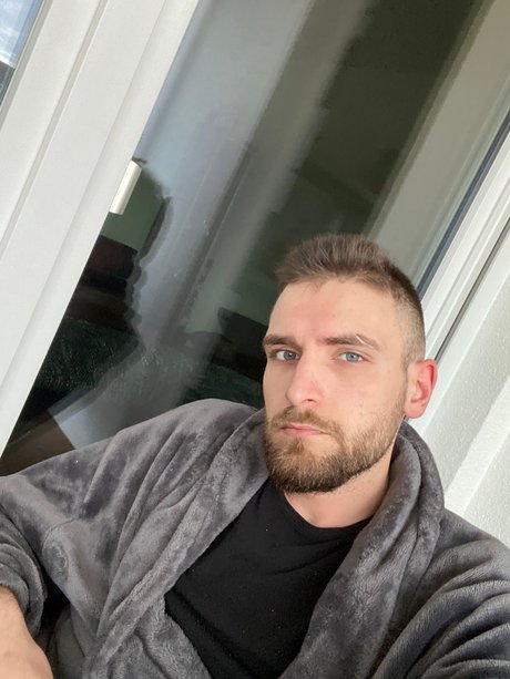 Foto desnuda filtrada de OnlyFans de Florin Alex