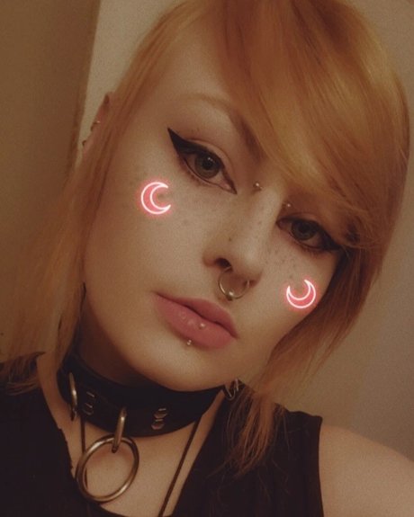 Foto desnuda filtrada de OnlyFans de Necro