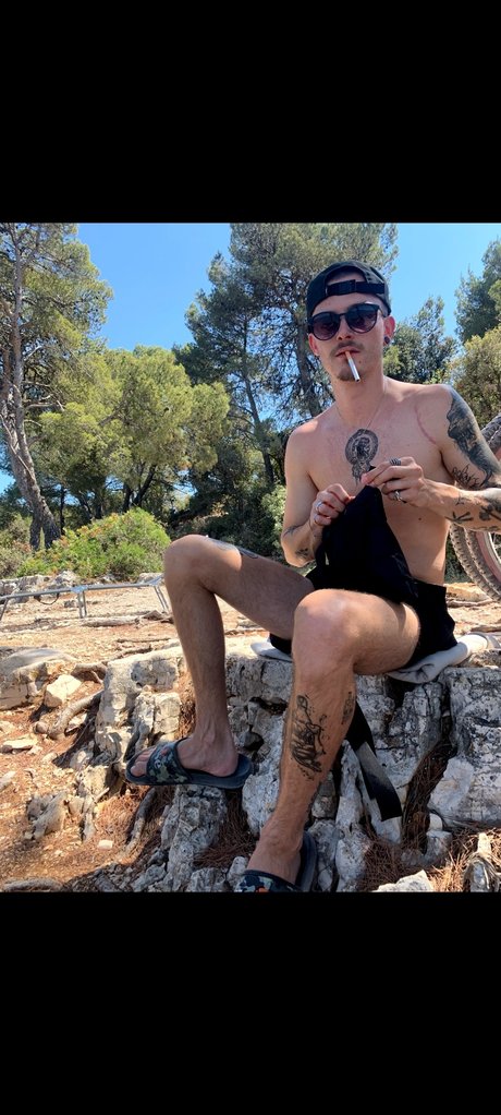 Foto desnuda filtrada de OnlyFans de Manu