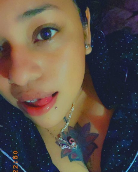 Foto desnuda filtrada de OnlyFans de Sele