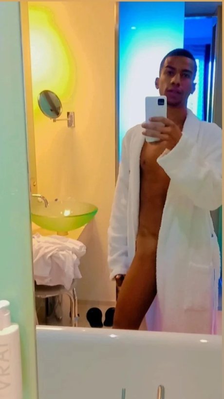 Foto desnuda filtrada de OnlyFans de Mineiroviajant
