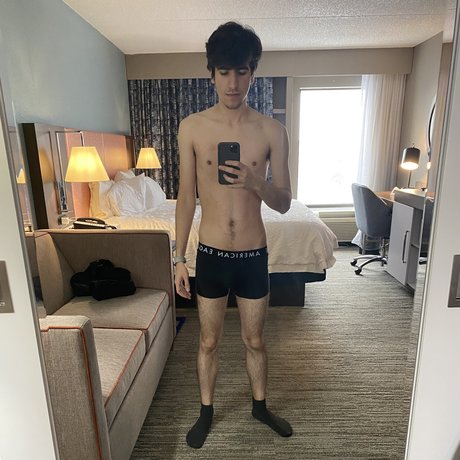 Foto desnuda filtrada de OnlyFans de M