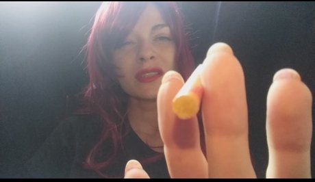 Foto desnuda filtrada de OnlyFans de Sinfulevaqueen