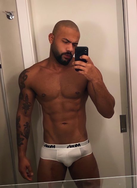 Foto desnuda filtrada de OnlyFans de Malvado