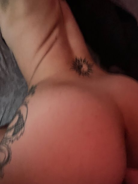 Foto desnuda filtrada de OnlyFans de Evi