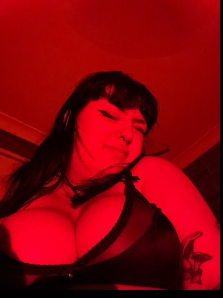 Foto desnuda filtrada de OnlyFans de Elaine Valentine 