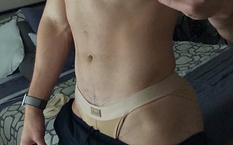 Foto desnuda filtrada de OnlyFans de J